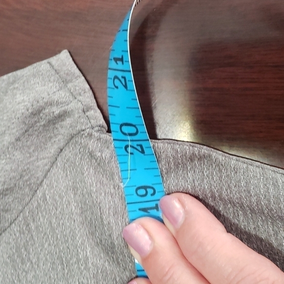 Fila Short Sleeve V Neck Wicking Fitted Tee M VGUC - Picture 8 of 12